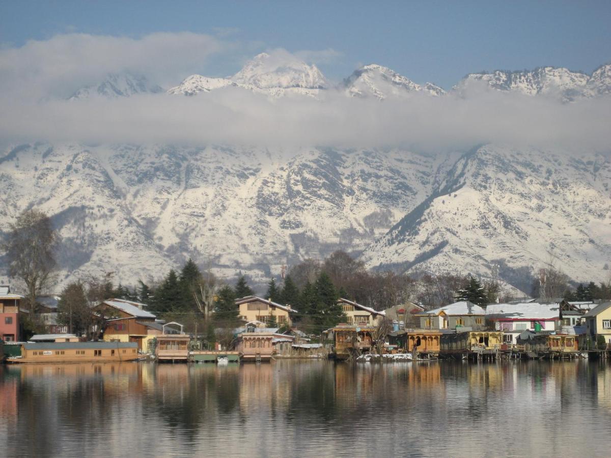 Hotel Wangnoo Heritage Houseboats Srīnagar Exterior foto